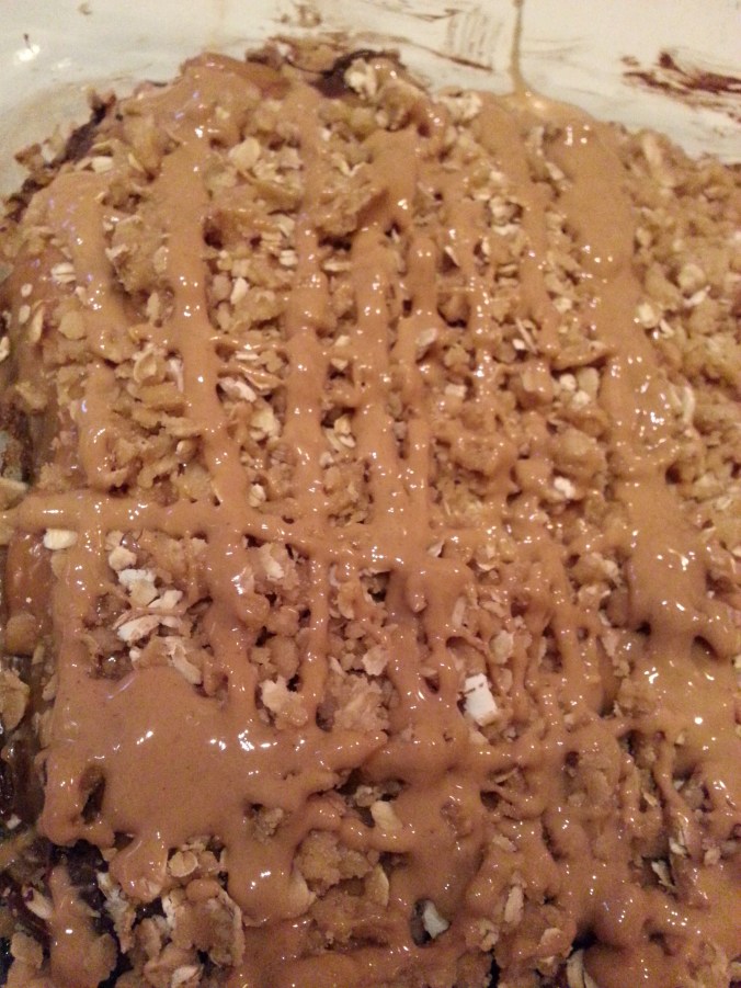 drizzle melted peanut butter on top of the crumble
