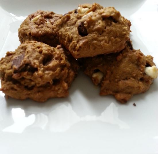 pumpkin triple chip oatmeal cookies - icrashedtheweb