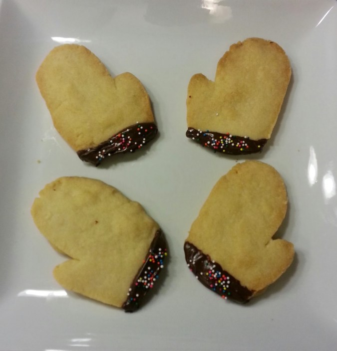 chocolate dipped mitten cookies