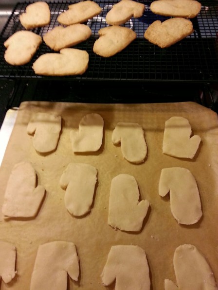 some cookies cooling, some cookies ready for the oven