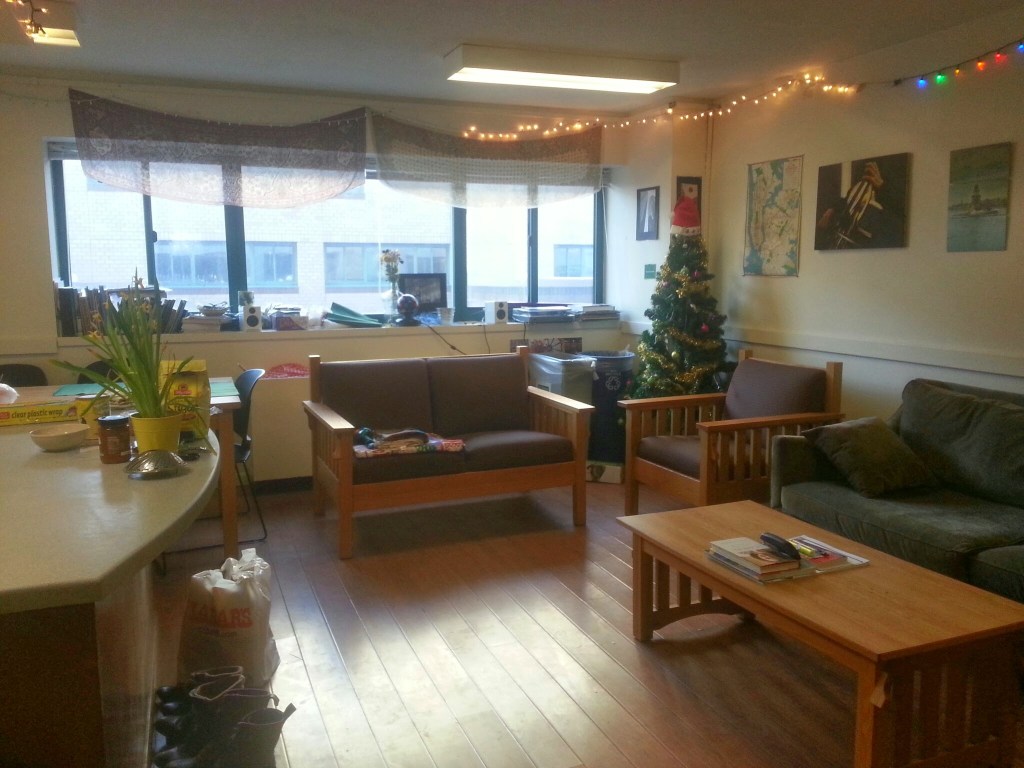 SO impressed with how clean my brother's dorm was!