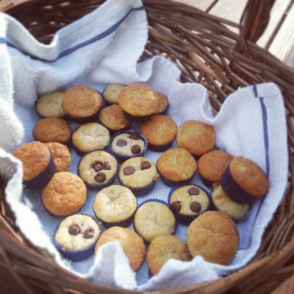 mini banana muffins - i crashed the web