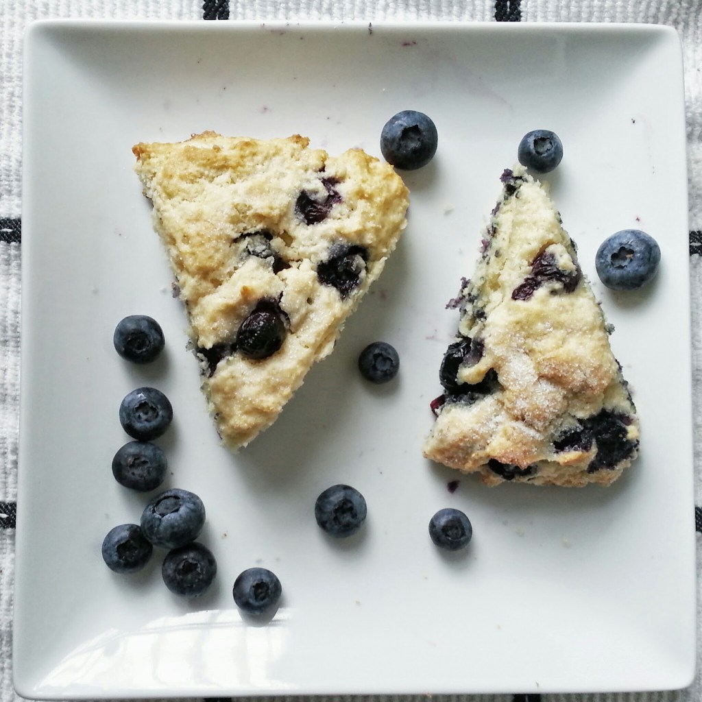 blueberry buttermilk scones - i crashed the web