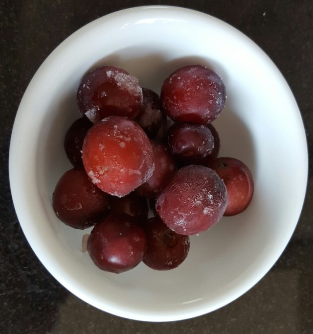 frozen grapes are SO GOOD!