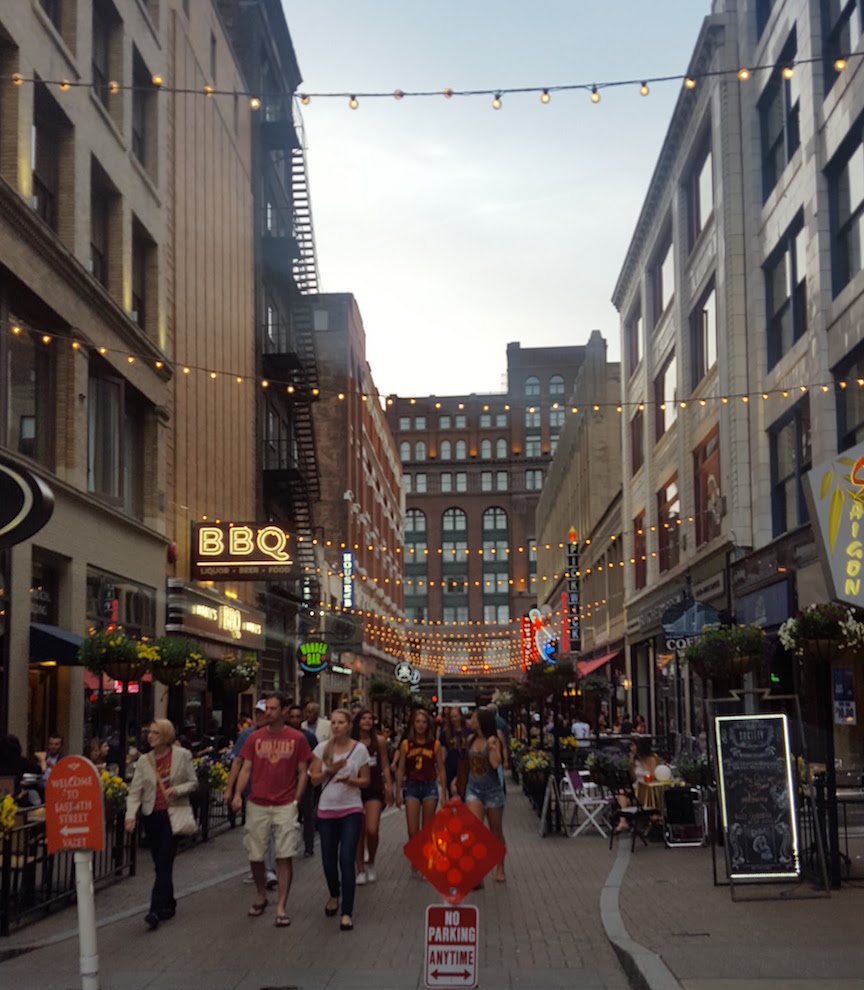 E 4th street getting crowded